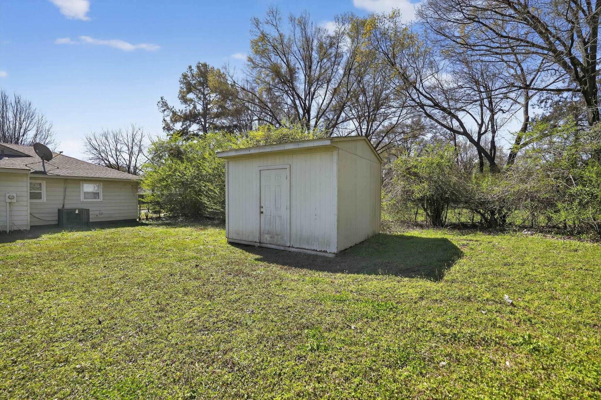 4983 Appleville Street Memphis, TN 38109 - Photo 11 of 33