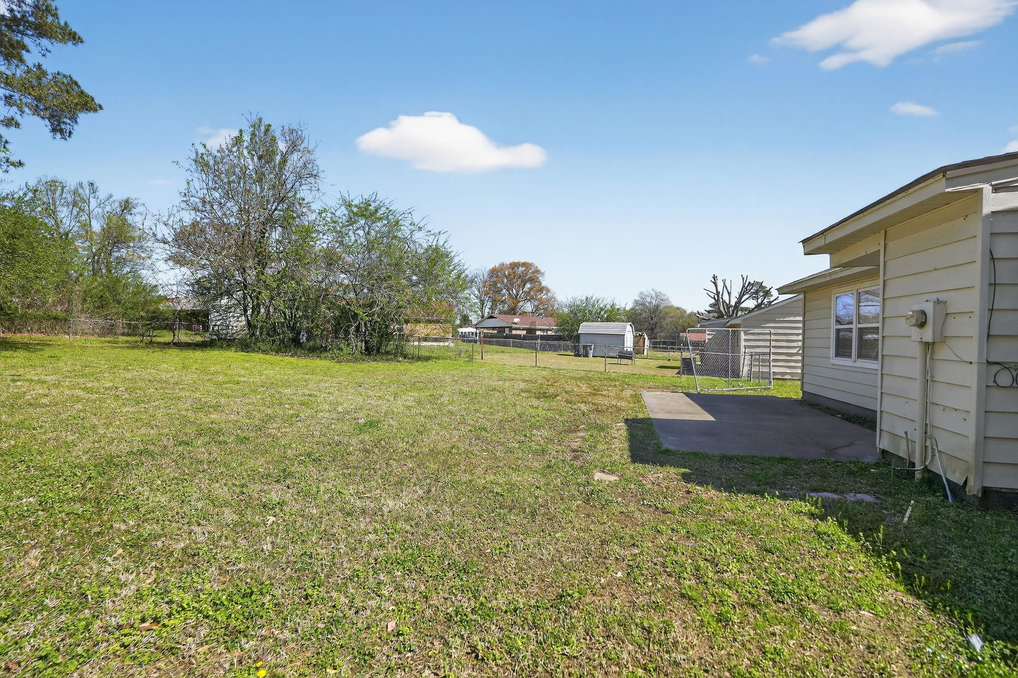 4983 Appleville Street Memphis, TN 38109 - Photo 4 of 33