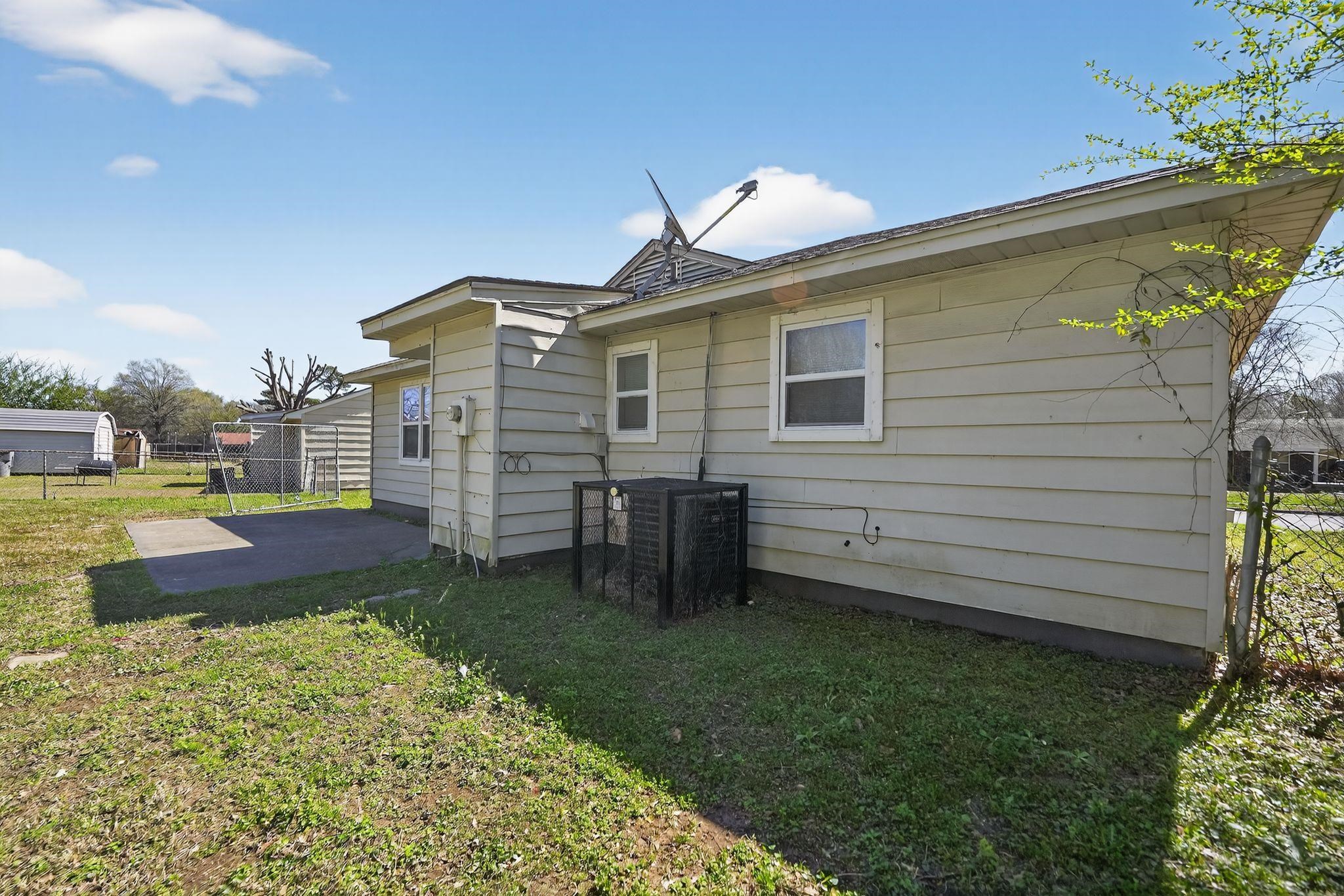 4983 Appleville Street Memphis, TN 38109 - Photo 7 of 33