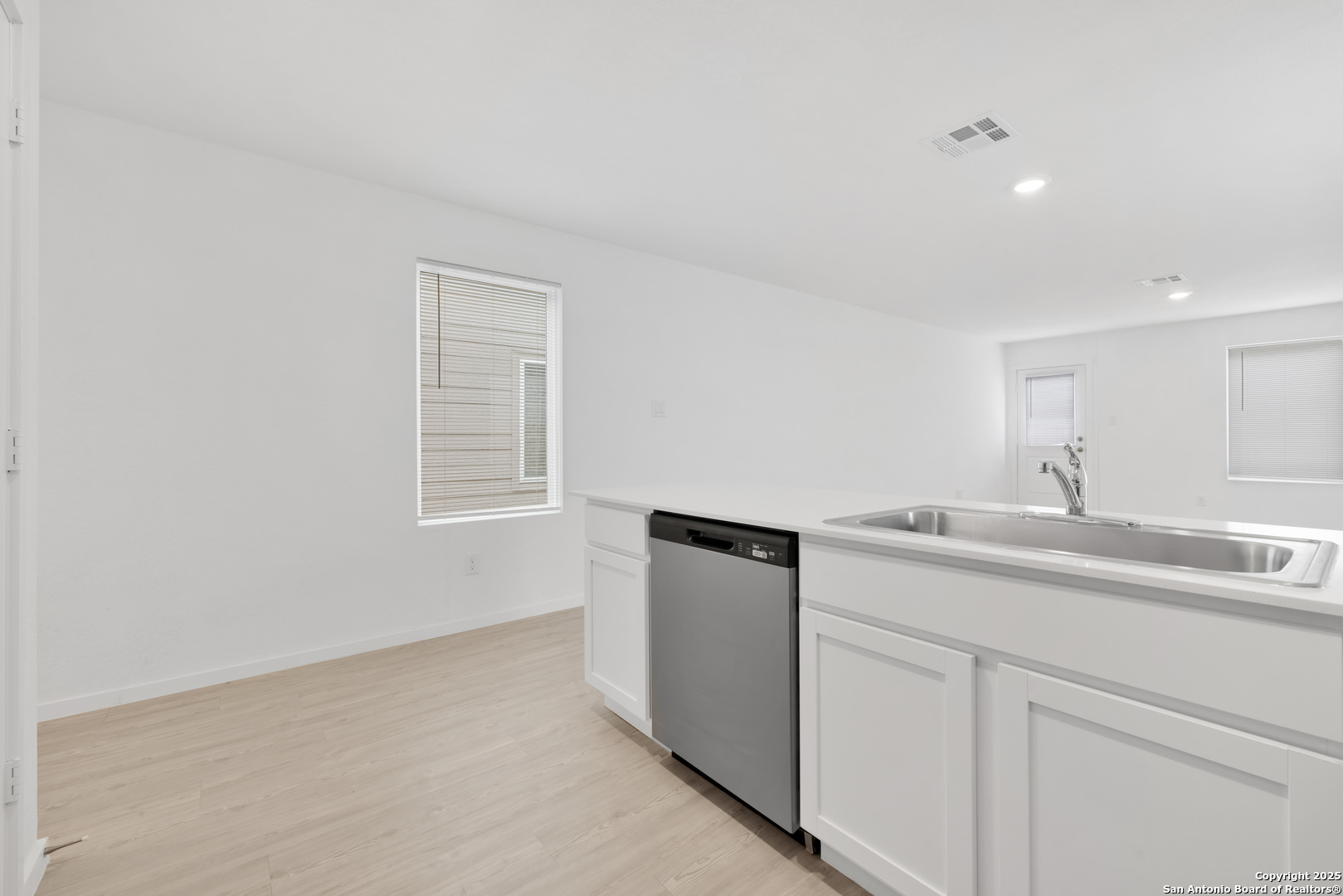 5014 Botanic Trail Converse, TX 78109 - Photo 7 of 21