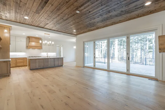 $1,425,000 | 190 Farm Road, Unit LOT 1052, Guild, TN 37340