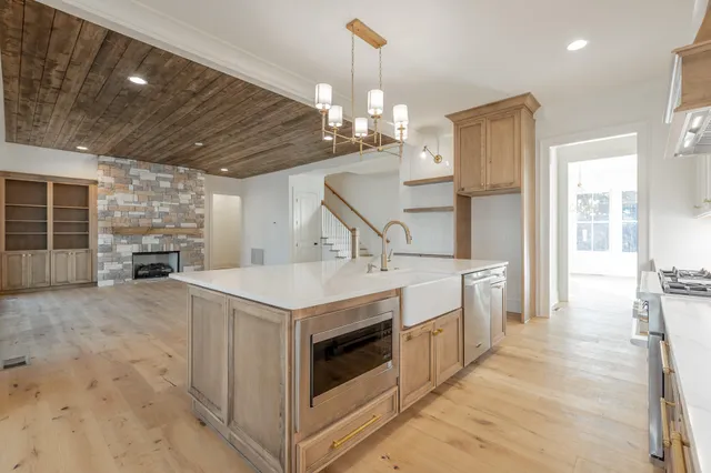 $1,425,000 | 190 Farm Road, Unit LOT 1052, Guild, TN 37340