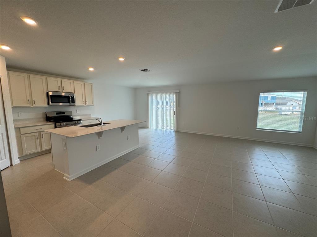 2185 Lasso Loop Eagle Lake, FL 33839 - Photo 12 of 33