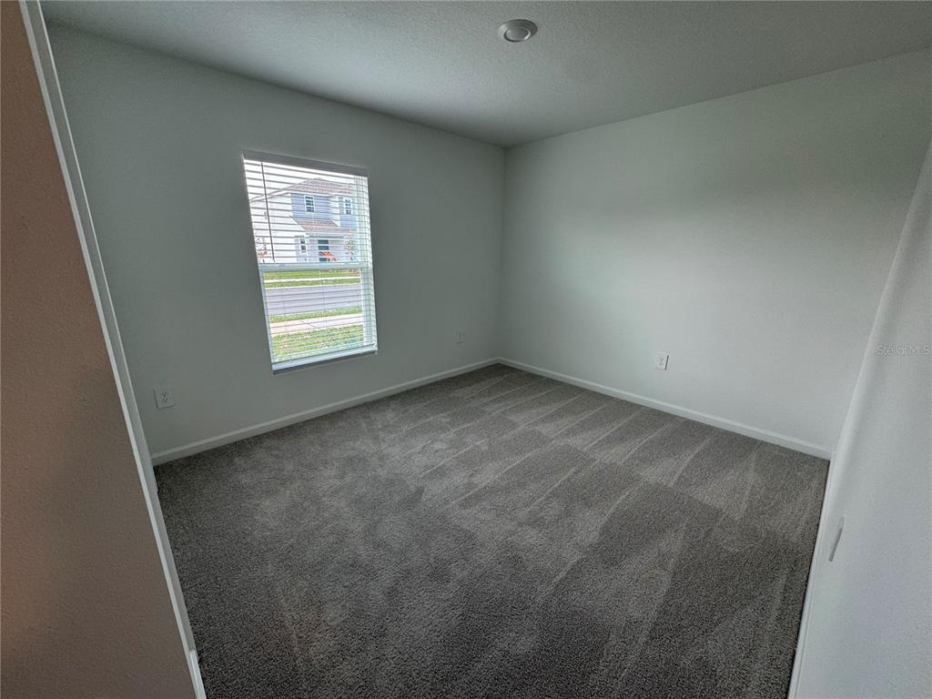 2185 Lasso Loop Eagle Lake, FL 33839 - Photo 4 of 33