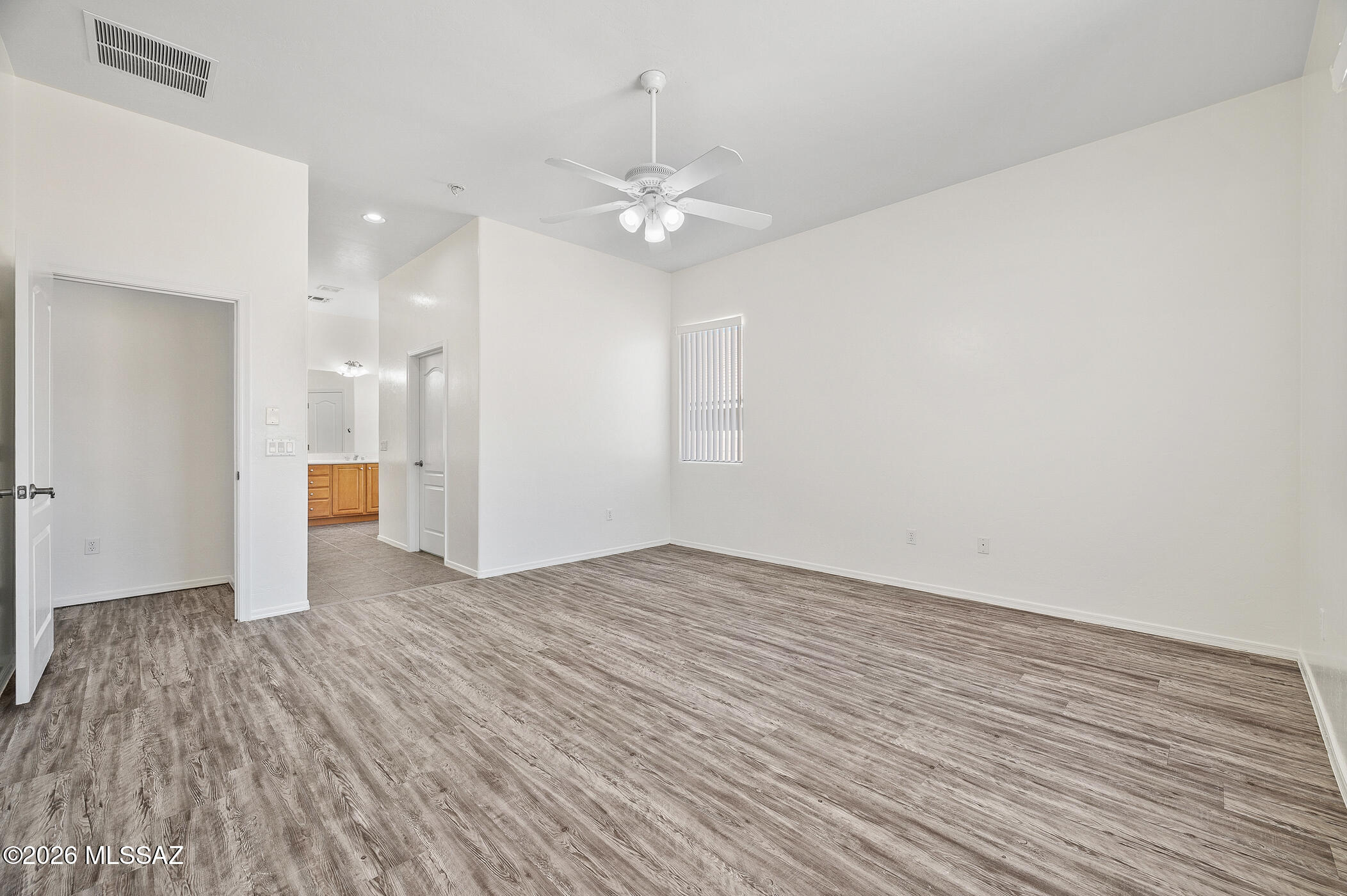 1053 South Seldon Place Vail, AZ 85641 - Photo 19 of 45 Master Bed
