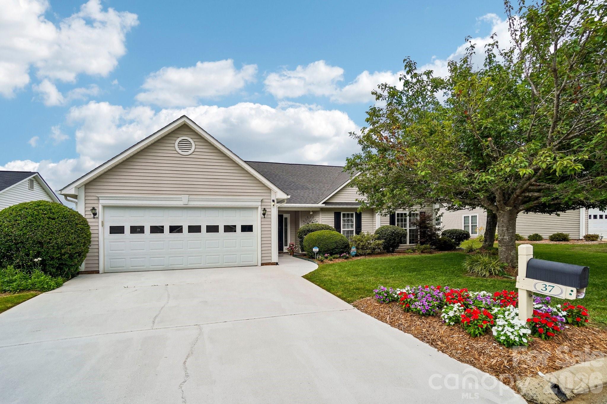 37 Stonehollow Road Fletcher, NC 28732 - Photo 2 of 33