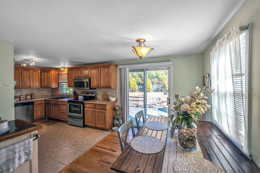 60 Deepfield Road Springfield, MA 01118 - Photo 11 of 37 Gallery Image 11