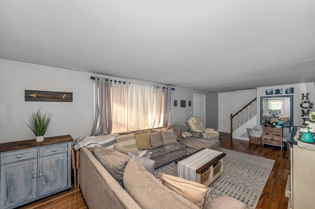 60 Deepfield Road Springfield, MA 01118 - Photo 4 of 37 Gallery Image 4