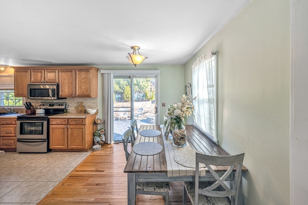 60 Deepfield Road Springfield, MA 01118 - Photo 9 of 37 Gallery Image 9