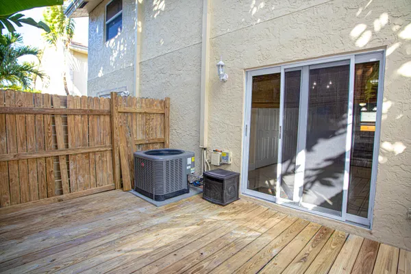 $3,300 | 1917 Northeast 3rd Street, Unit 109, Deerfield Beach, FL 33441
