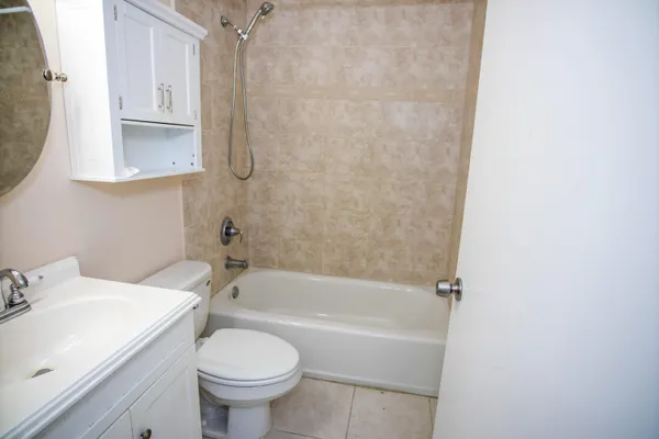 $3,300 | 1917 Northeast 3rd Street, Unit 109, Deerfield Beach, FL 33441