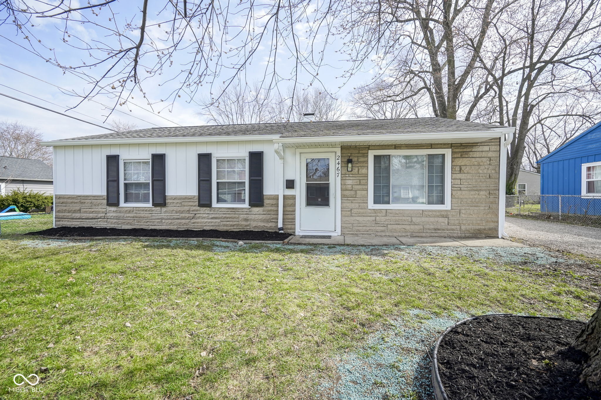 2467 Sickle Road Indianapolis, IN 46219 - Photo 2 of 25