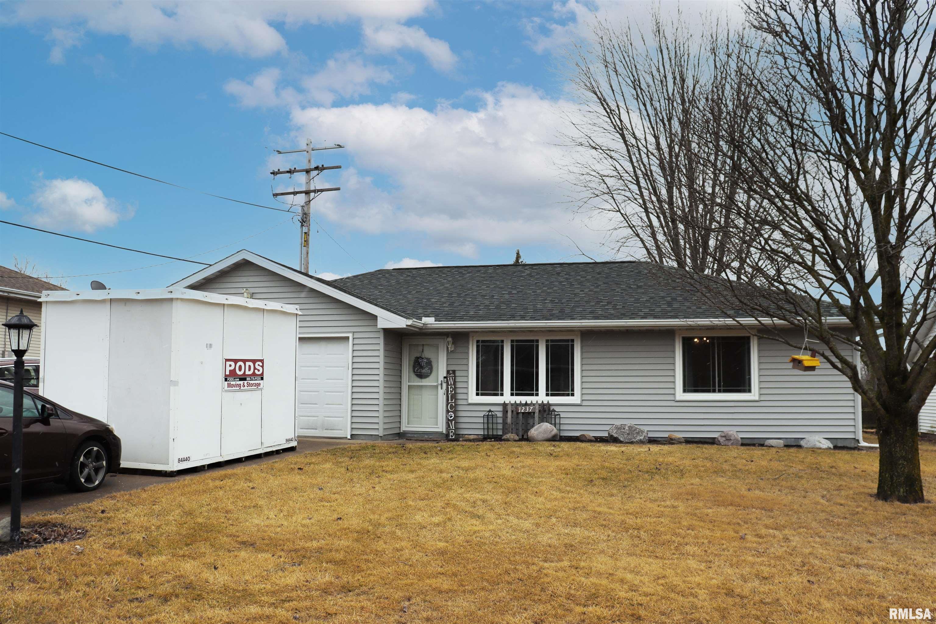 1237 Apache Lane Peoria, IL 61607 - Photo 1 of 34 Gallery Image 1