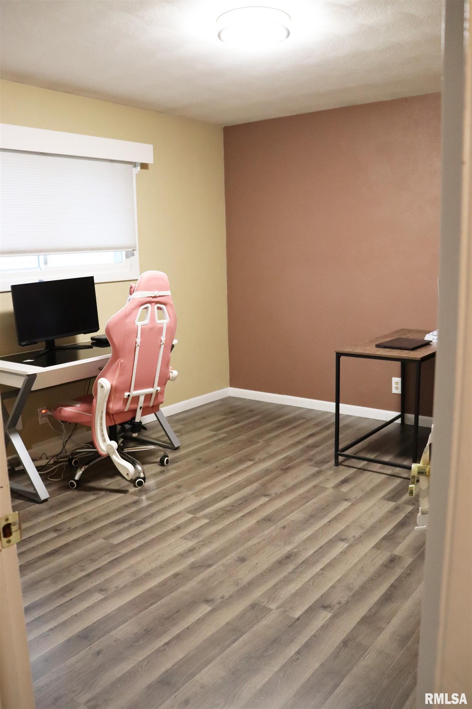 1237 Apache Lane Peoria, IL 61607 - Photo 19 of 34 Gallery Image 19