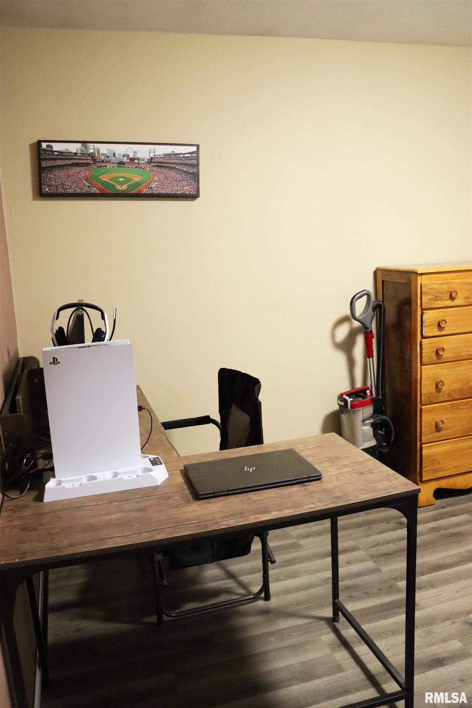 1237 Apache Lane Peoria, IL 61607 - Photo 21 of 34 Gallery Image 21