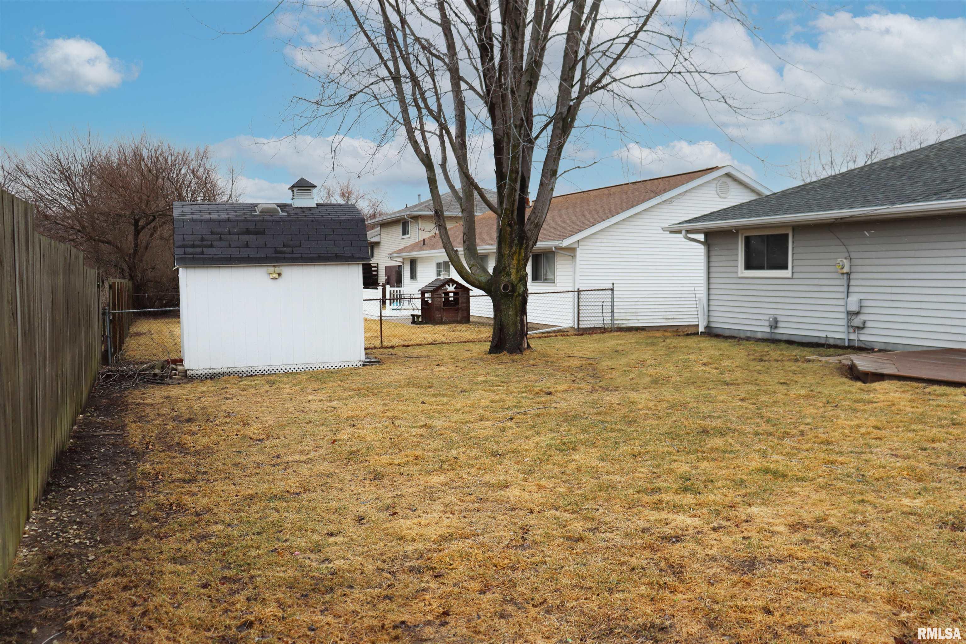 1237 Apache Lane Peoria, IL 61607 - Photo 27 of 34 Gallery Image 27