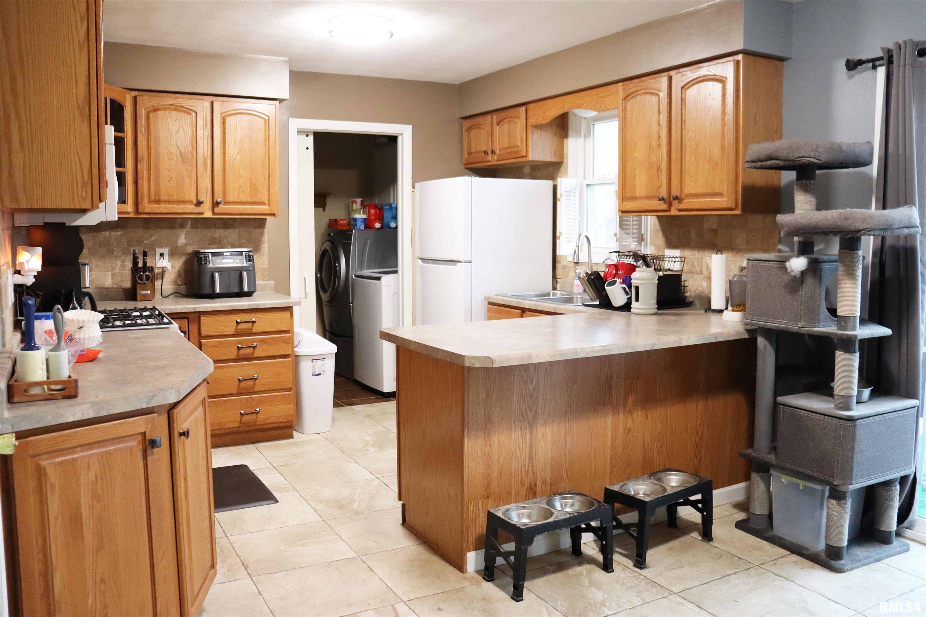 1237 Apache Lane Peoria, IL 61607 - Photo 7 of 34 Gallery Image 7