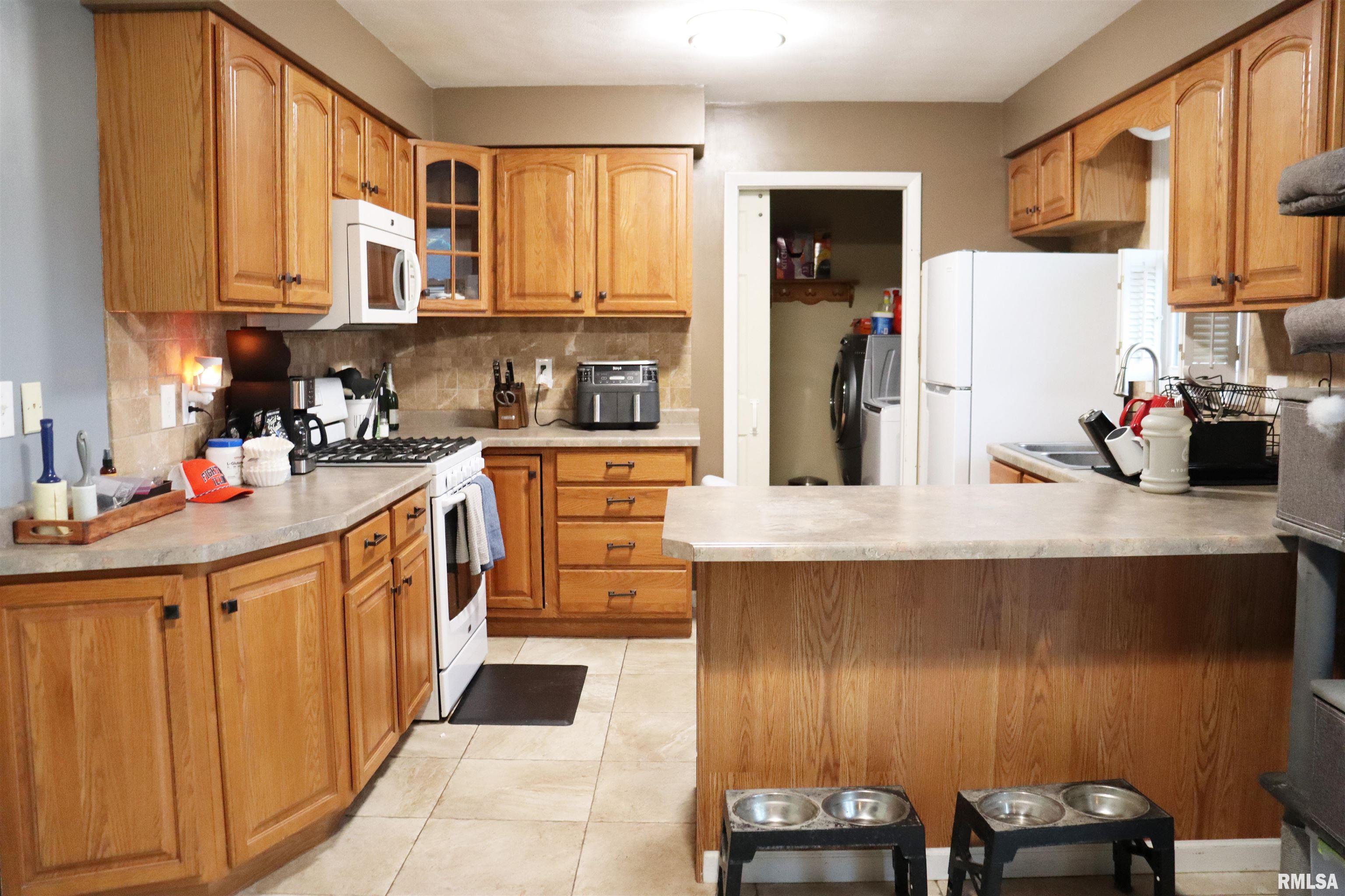 1237 Apache Lane Peoria, IL 61607 - Photo 9 of 34 Gallery Image 9