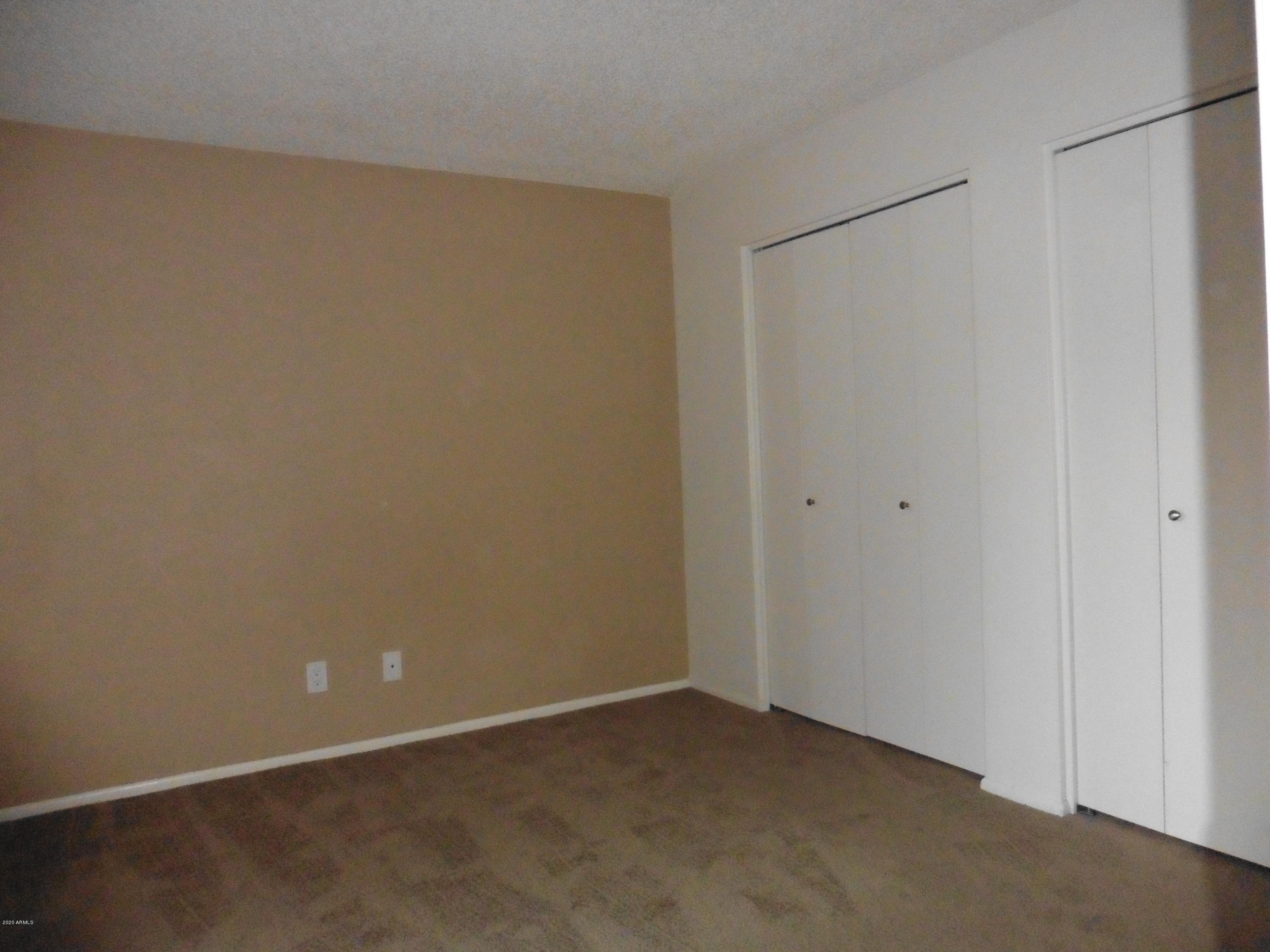 4238 East Carson Road Phoenix, AZ 85042 - Photo 12 of 16 P1020036