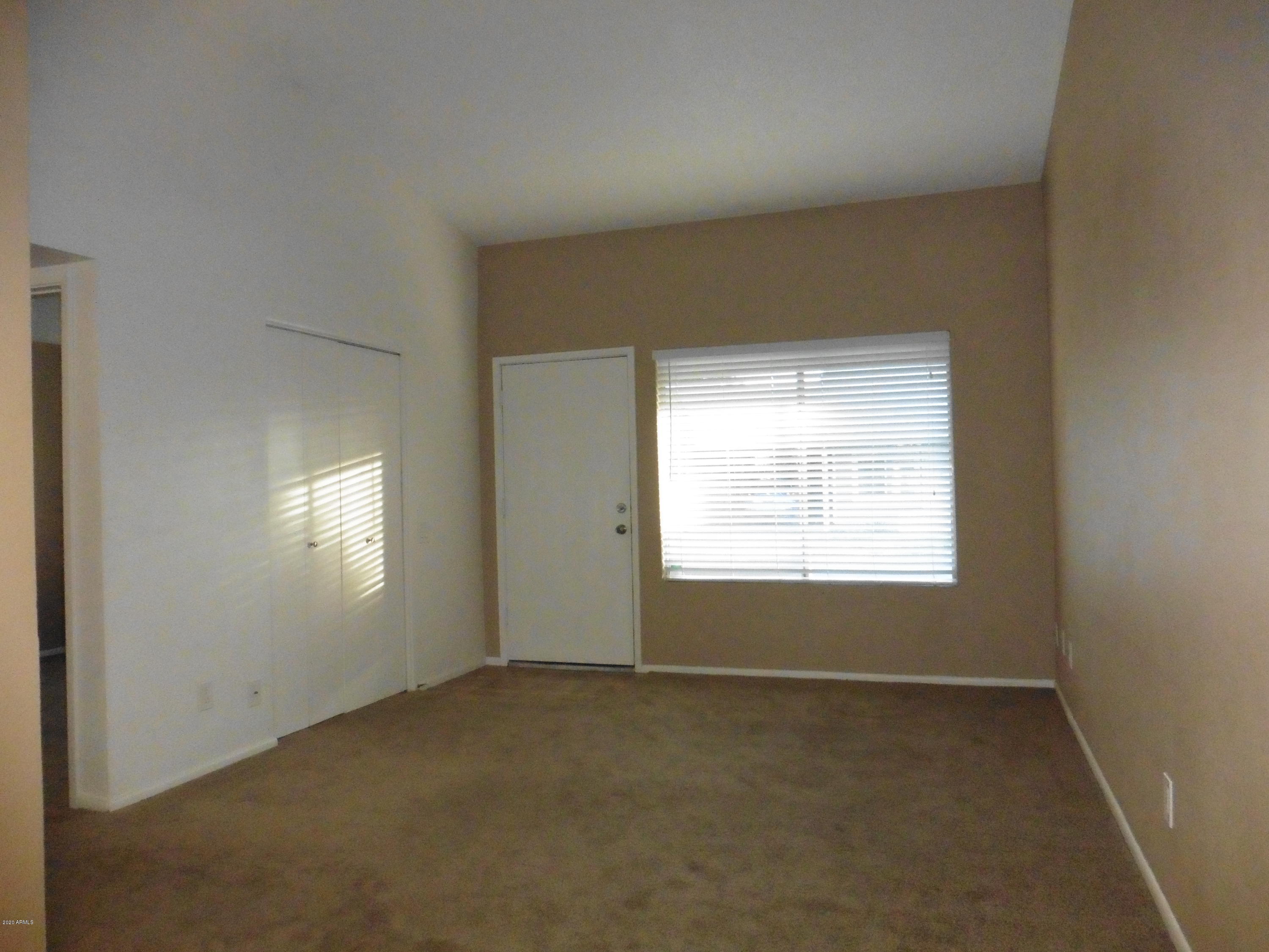 4238 East Carson Road Phoenix, AZ 85042 - Photo 8 of 16 P1020044