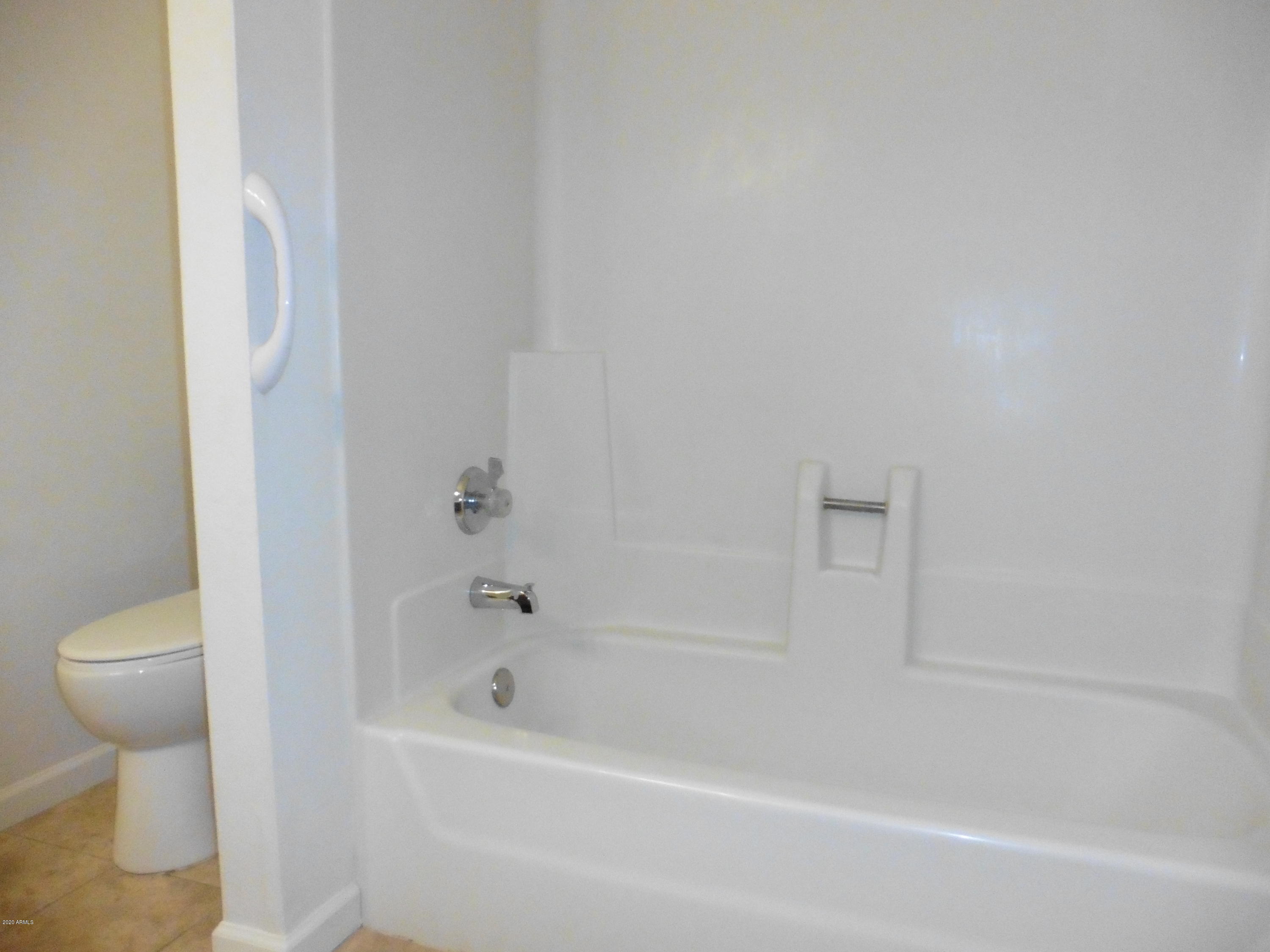4238 East Carson Road Phoenix, AZ 85042 - Photo 9 of 16 P1020034