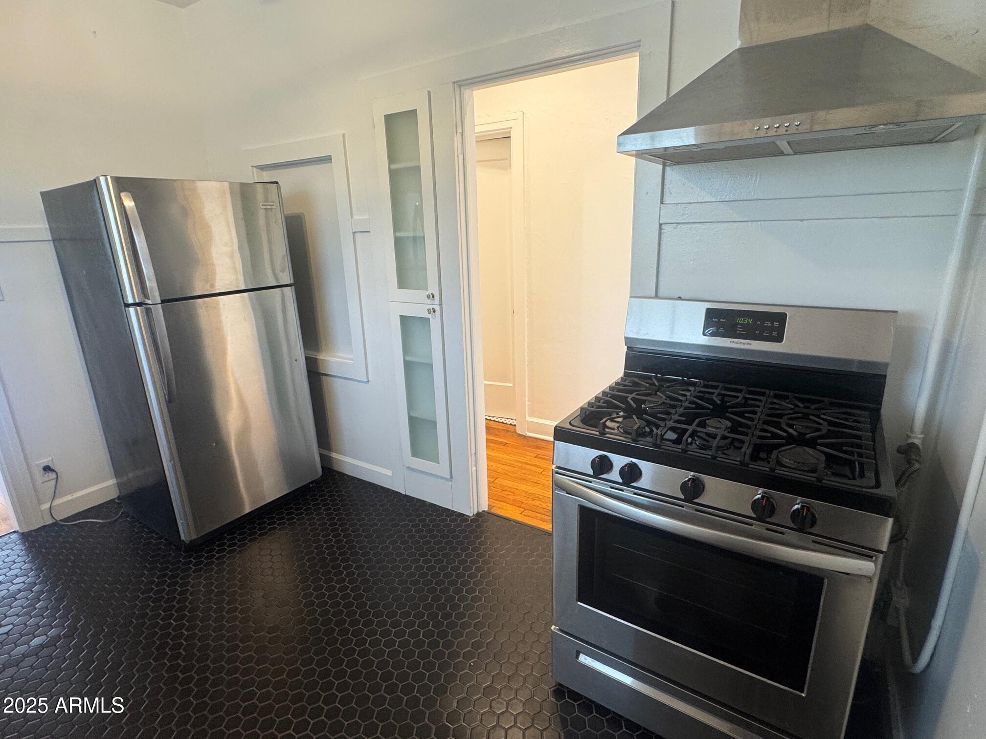 541 West Monte Vista Road, Unit 3 Phoenix, AZ 85003 - Photo 6 of 13 IMG_1957