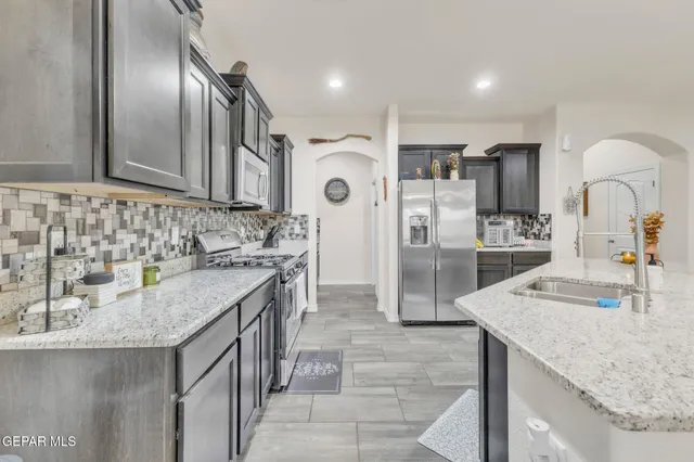 $325,900 | 237 Gonzalo Circle, El Paso, TX 79932