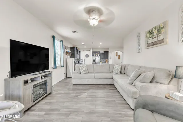 $325,900 | 237 Gonzalo Circle, El Paso, TX 79932