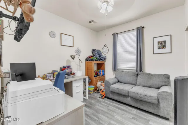 $325,900 | 237 Gonzalo Circle, El Paso, TX 79932