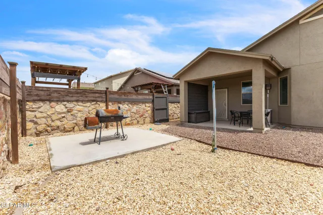 $325,900 | 237 Gonzalo Circle, El Paso, TX 79932