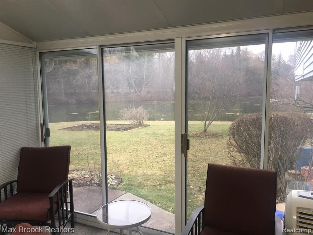 36318 Fredericksburg Road Farmington Hills, MI 48331 - Photo 9 of 16