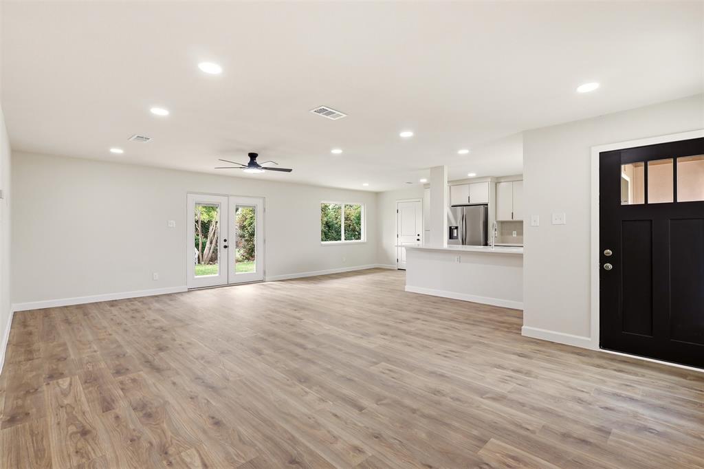 3550 Ridgeoak Way Farmers Branch, TX 75234 - Photo 5 of 20