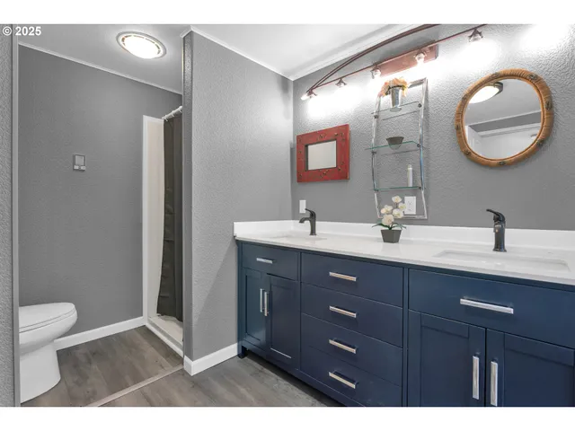 $675,000 | 4884 North Loftus Road, Florence, OR 97439