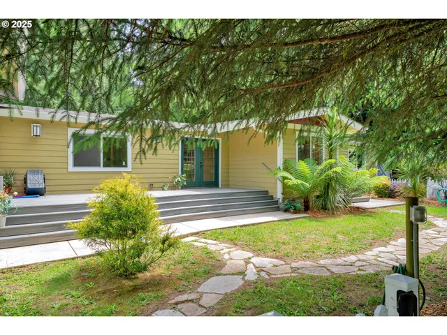$675,000 | 4884 North Loftus Road, Florence, OR 97439
