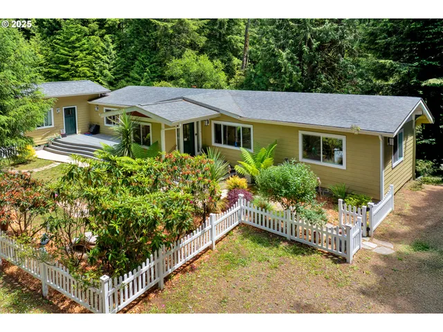 $675,000 | 4884 North Loftus Road, Florence, OR 97439
