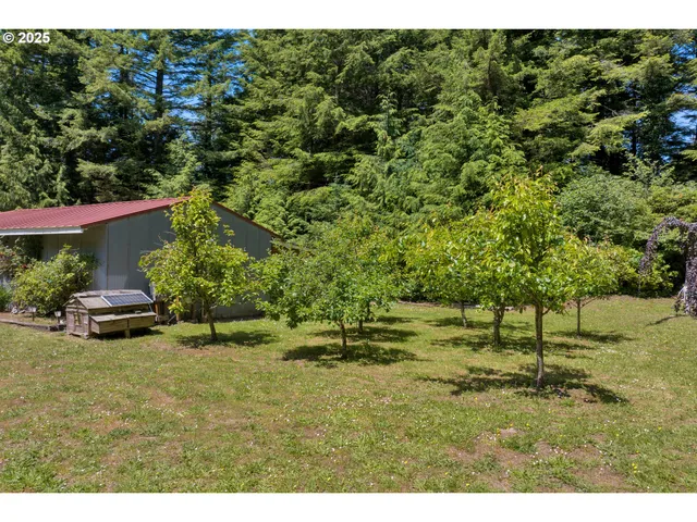$675,000 | 4884 North Loftus Road, Florence, OR 97439