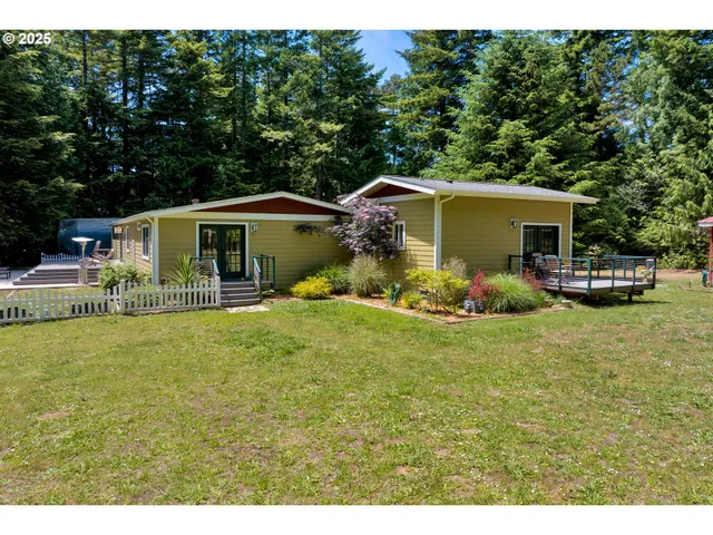 $675,000 | 4884 North Loftus Road, Florence, OR 97439