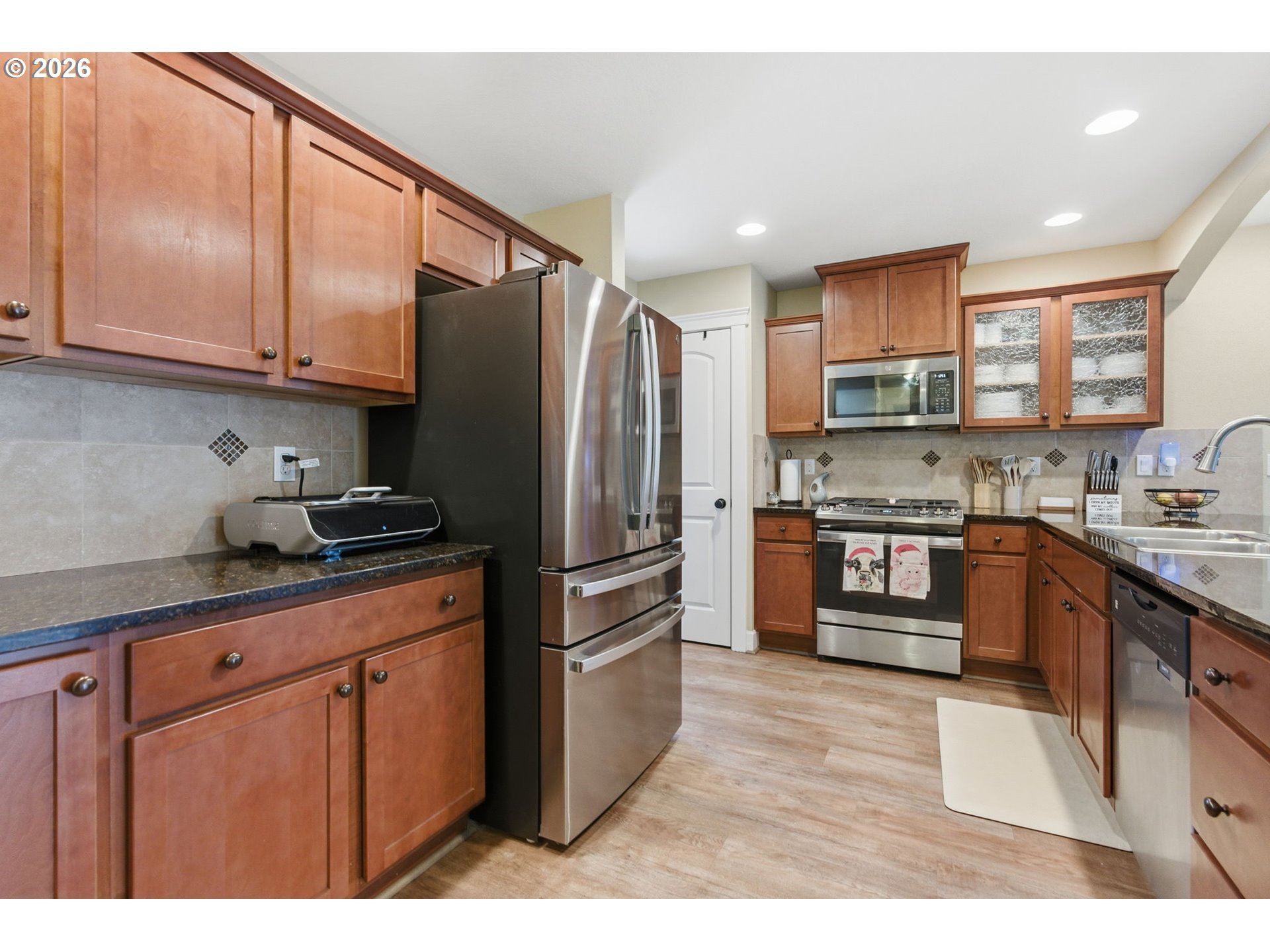 2726 Nina Place Hubbard, OR 97032 - Photo 8 of 25 Kitchen