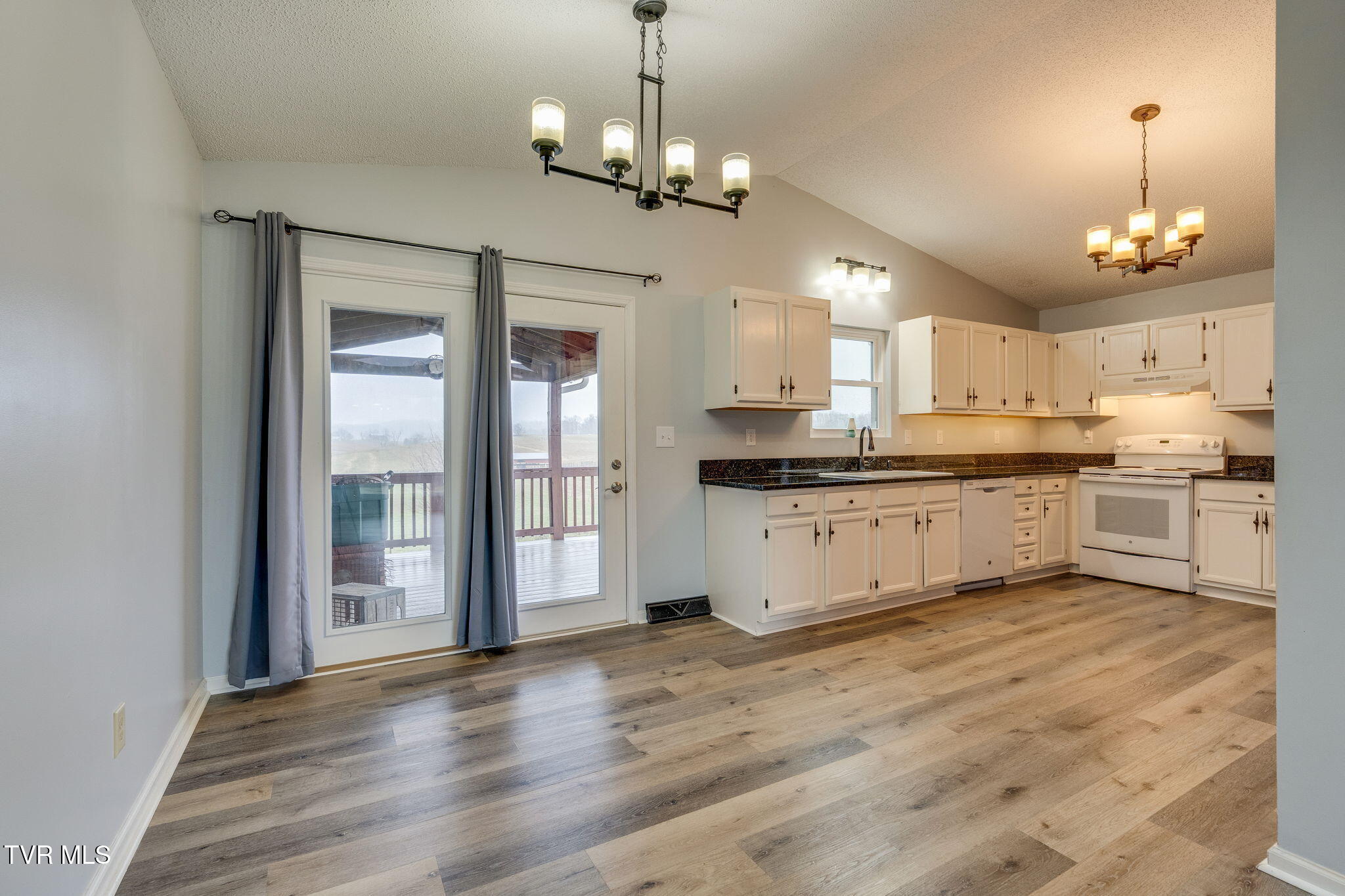 212 Conklin Road Jonesborough, TN 37659 - Photo 8 of 48 008
