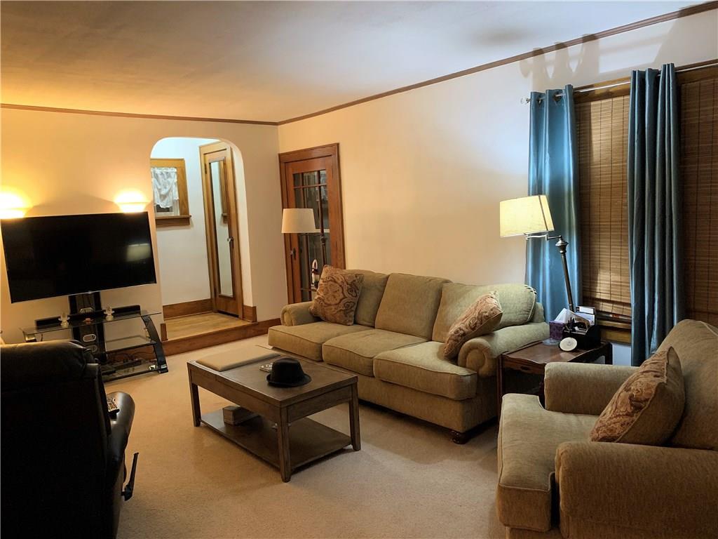 250 Meridian Road Butler, PA 16001 - Photo 6 of 23 Living Room