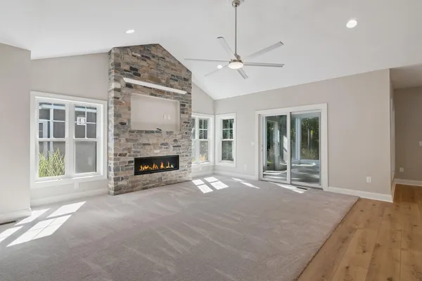 $499,000 | 1160 Lochaven Circle, Hillsdale, MI 49242