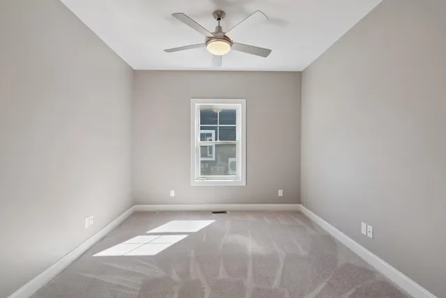 $499,000 | 1160 Lochaven Circle, Hillsdale, MI 49242