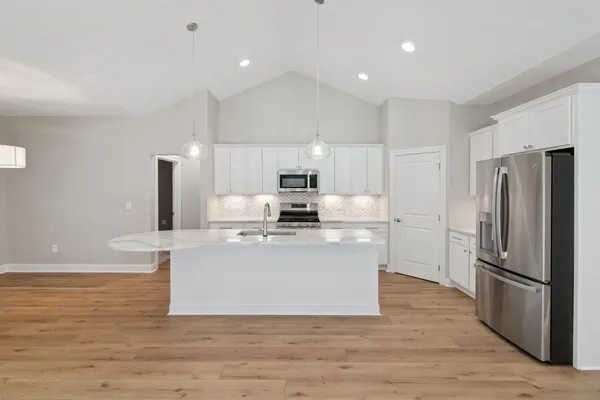 $499,000 | 1160 Lochaven Circle, Hillsdale, MI 49242