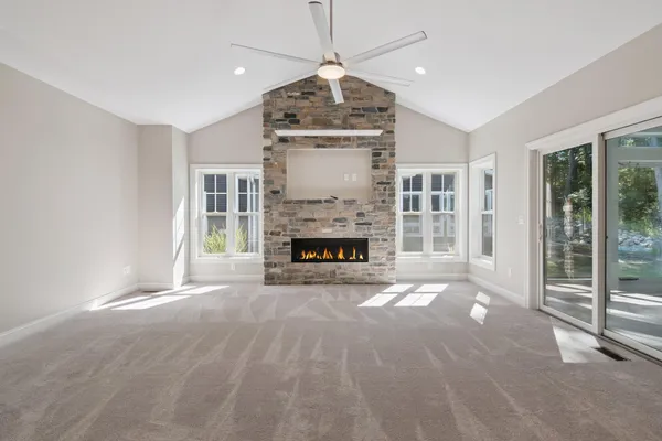 $499,000 | 1160 Lochaven Circle, Hillsdale, MI 49242