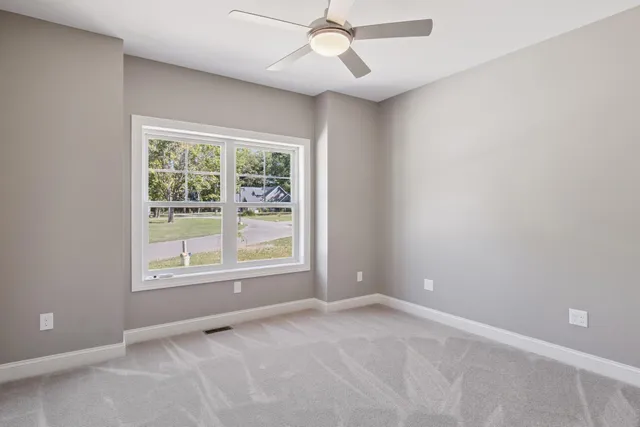 $499,000 | 1160 Lochaven Circle, Hillsdale, MI 49242