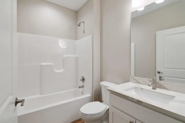 $499,000 | 1160 Lochaven Circle, Hillsdale, MI 49242