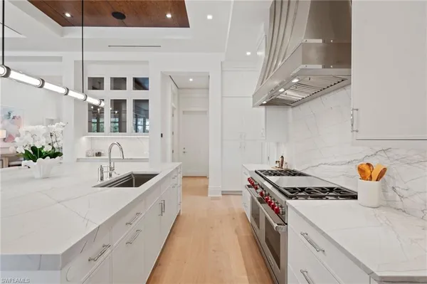 $16,995,000 | 408 16th Avenue South, Naples, FL 34102
