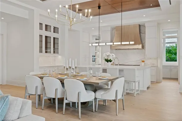 $16,995,000 | 408 16th Avenue South, Naples, FL 34102