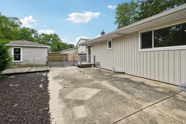 $345,000 | 39161 Holdridge Avenue, Beach Park, IL 60099