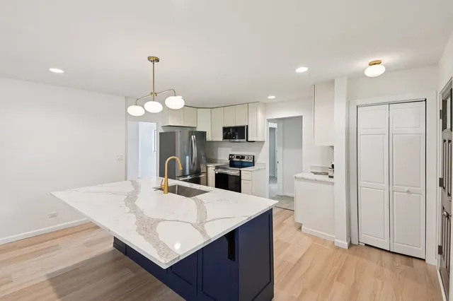 $345,000 | 39161 Holdridge Avenue, Beach Park, IL 60099